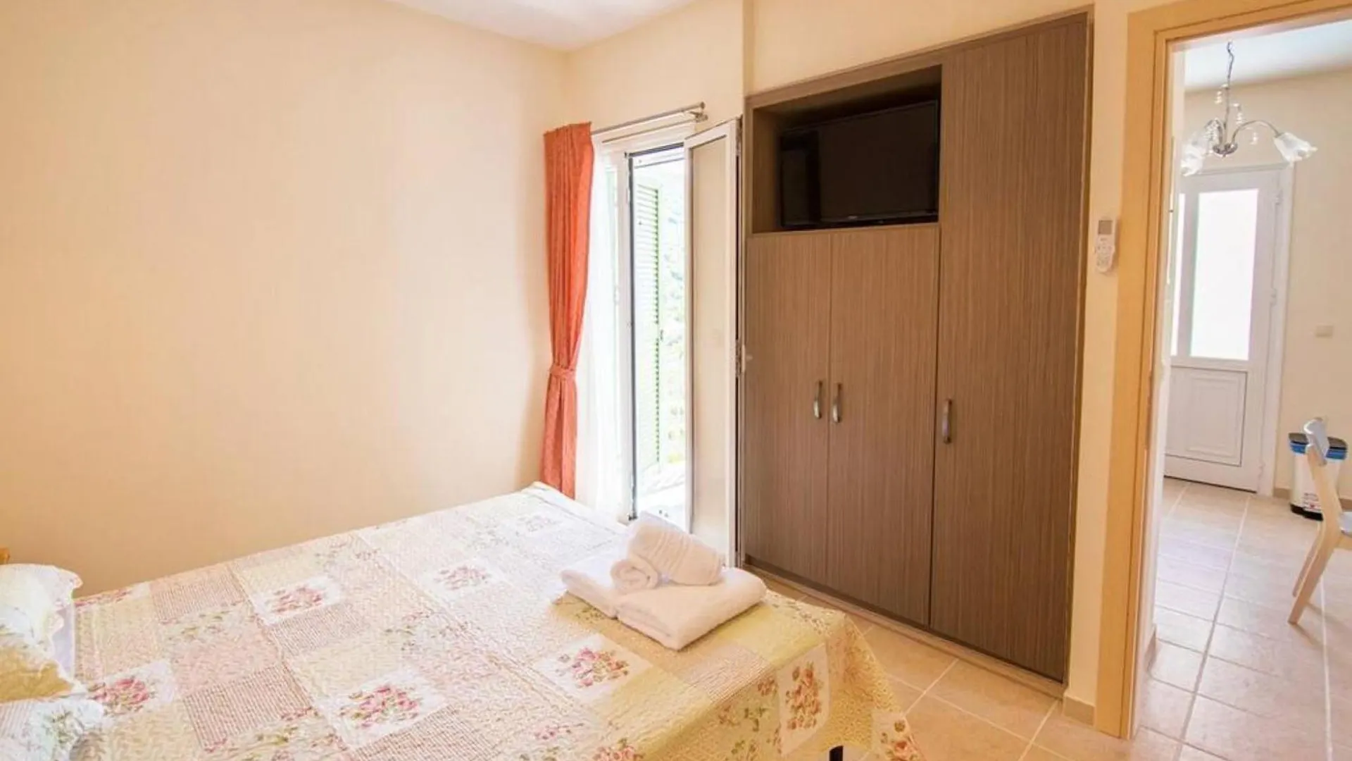 Villa Elpida At Minies Minia