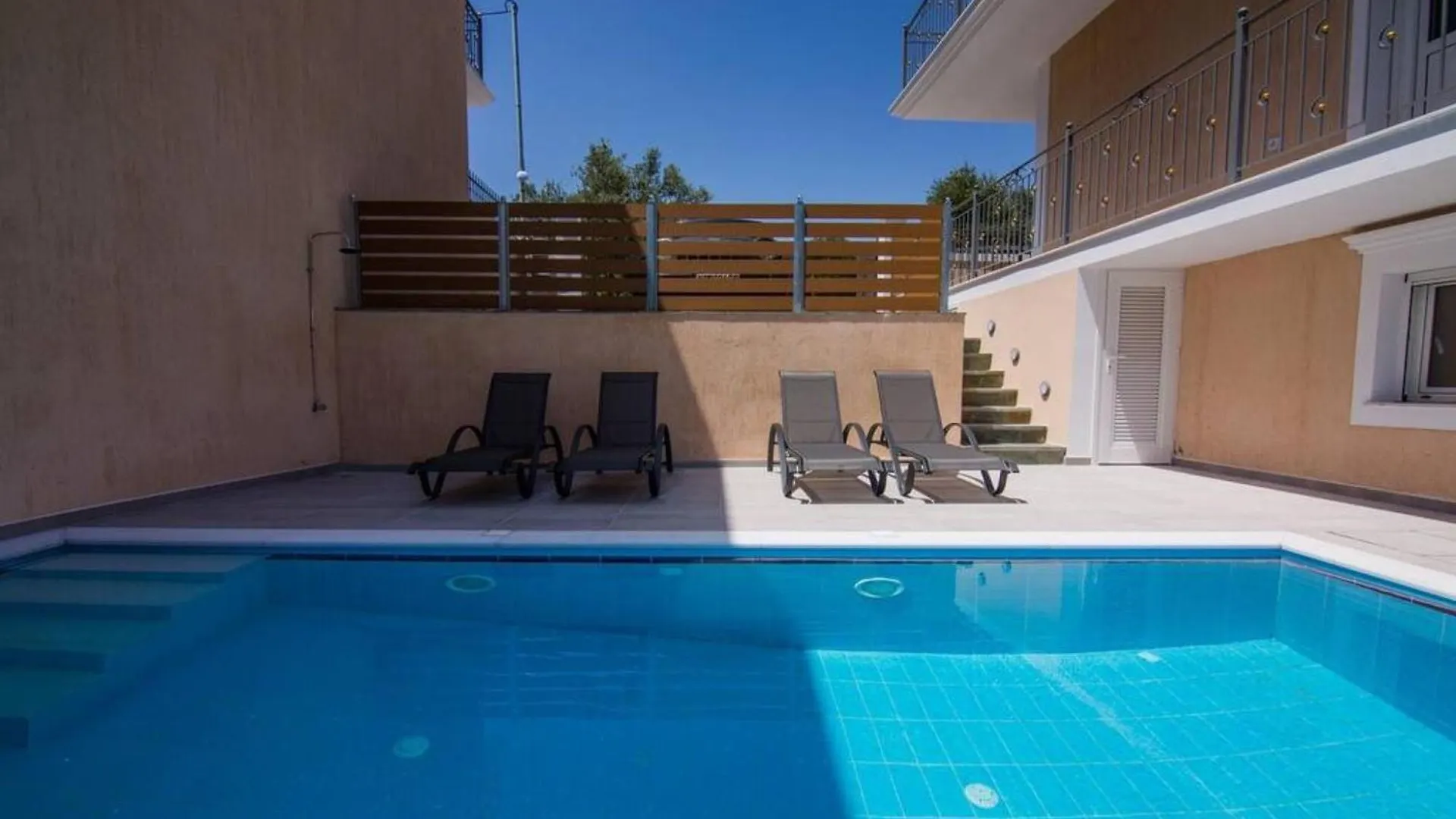 Villa Elpida At Minies Minia