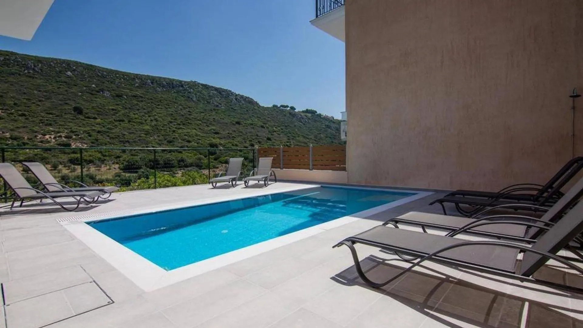 Villa Elpida At Minies Minia